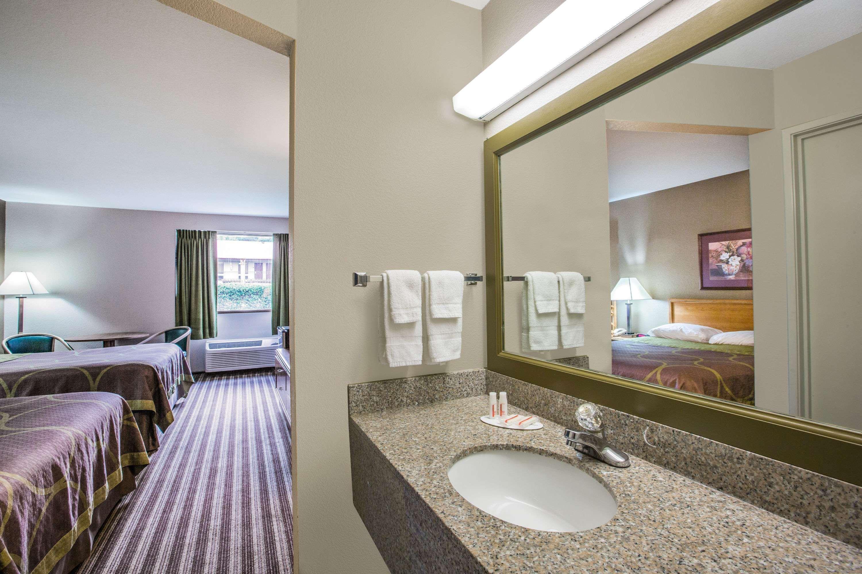 Super 8 By Wyndham Oxford Hotel Exterior foto